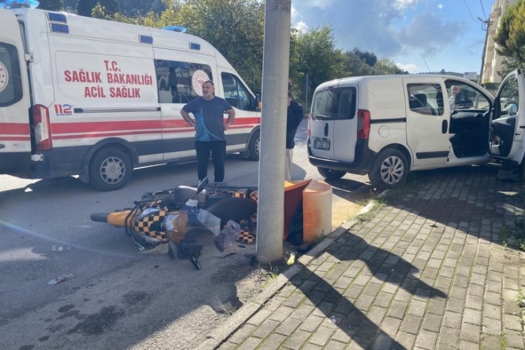 Bursa'da eğitim pistinde kaza! Ehliyetsiz gen&ccedil; kuryeye &ccedil;arptı...