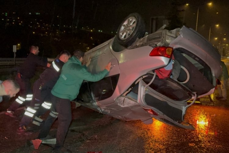 Hurdaya d&ouml;nen ara&ccedil;tan yara almadan &ccedil;ıktılar