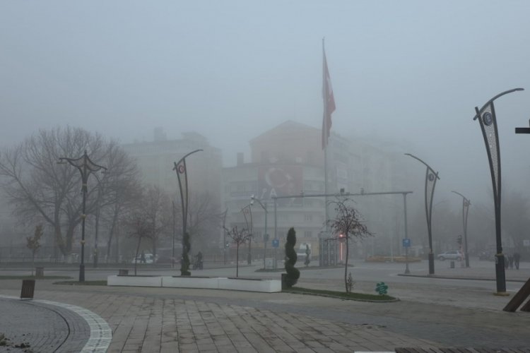 Yoğun sis ulaşımı olumsuz etkiledi