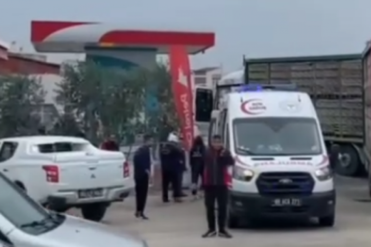 Tırın altında ezilen yaşlı adam &ouml;ld&uuml;
