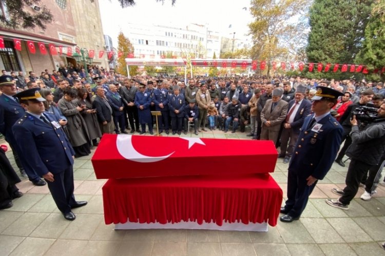 Şehit &uuml;steğmen Emre Mercan g&ouml;zyaşlarıyla son yolculuğuna uğurlandı