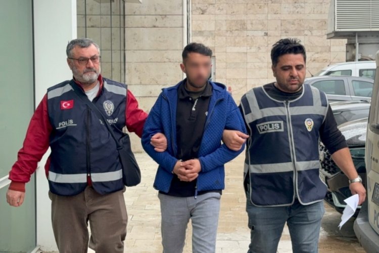 Kız kardeşinin boğazına bı&ccedil;ak dayadığı iddia edilen kasap tutuklandı