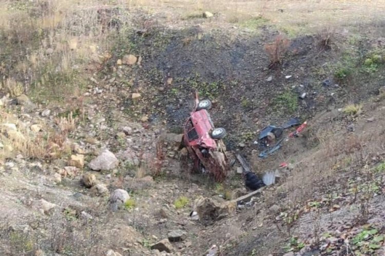 Kontrolden &ccedil;ıkan otomobil u&ccedil;uruma yuvarlandı: 1 kişi hayatını kaybetti...