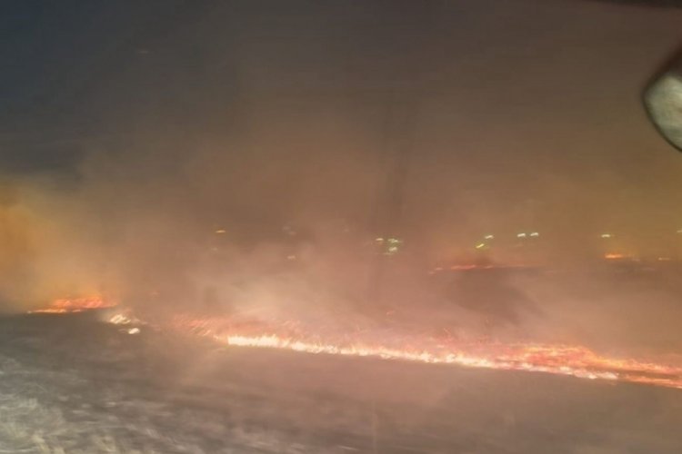 Tandırdan sı&ccedil;rayan kıvılcımlar araziyi k&uuml;le &ccedil;evirdi
