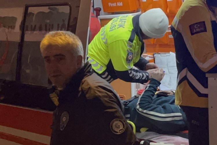 Ehliyetsiz s&uuml;r&uuml;c&uuml; &ccedil;arptığı bek&ccedil;i i&ccedil;in g&ouml;zyaşı d&ouml;kt&uuml;