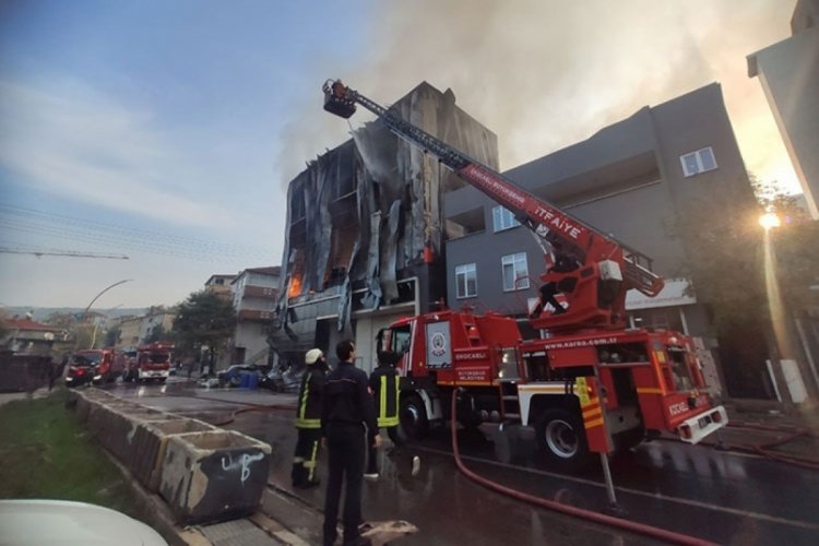 Kocaeli'de kozmetik fabrikasında &ccedil;ıkan yangında &ouml;l&uuml; sayısı 7'ye y&uuml;kseldi