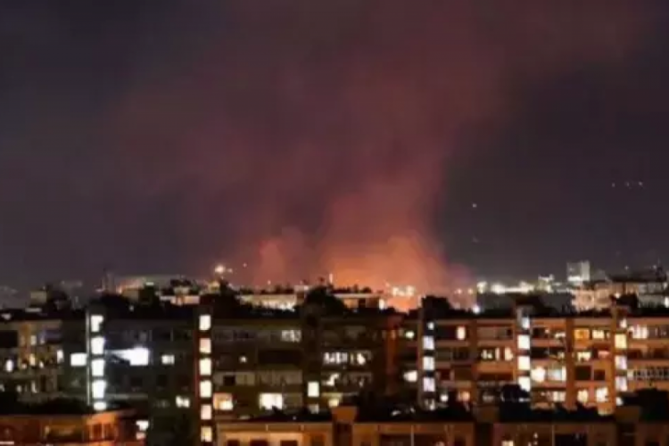 Suriye'nin başkenti Şam'da şiddetli patlamalar