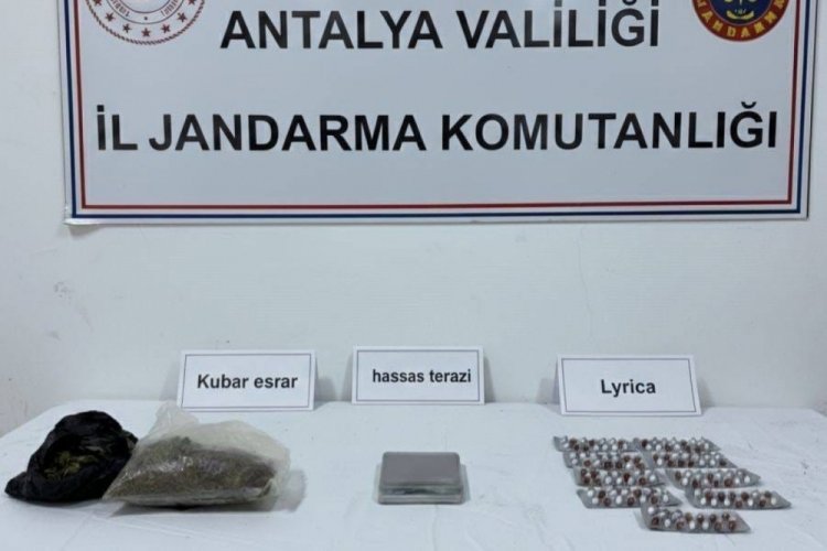 Alanya'da yarım kilo kubar esrar ele ge&ccedil;irildi