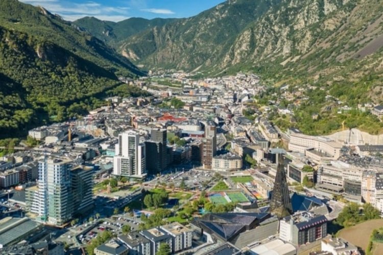 Vergisi olağan&uuml;st&uuml; d&uuml;ş&uuml;k olan &uuml;lke: Herkes oraya taşınıyor