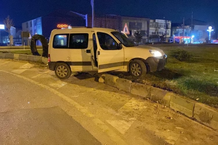 Bursa'da polisin 'dur' ihtarına uymadı, yakalanınca cezadan ka&ccedil;amadı