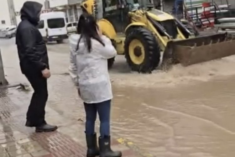 Sağanak nedeni ile yollar g&ouml;le d&ouml;nd&uuml;