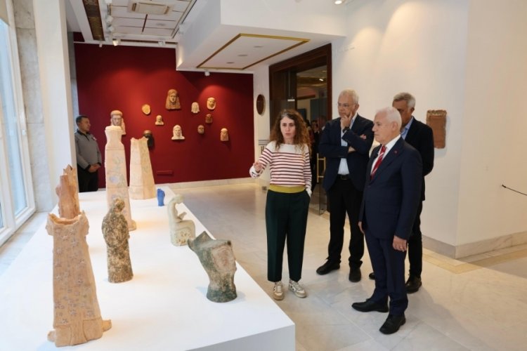 Bursa'da "G&ouml;zlerimin &Ouml;n&uuml;ndesin" sanatseverleri ağırlıyor