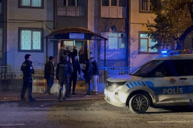 4. kattan d&uuml;şen gen&ccedil; kız ağır yaralandı