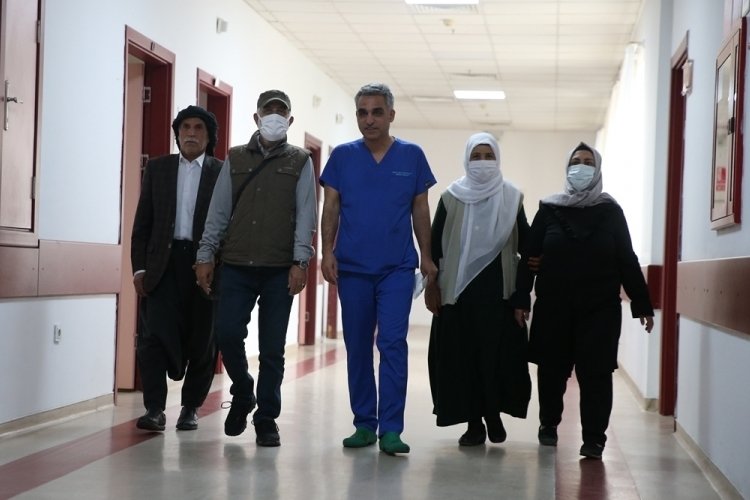 &Ccedil;iftler &ccedil;apraz b&ouml;brek nakli ile eşlerini hayata bağladı
