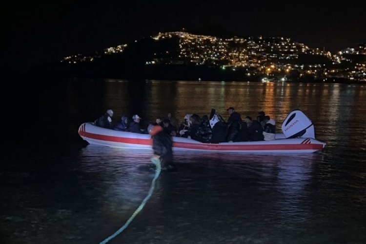 Bodrum'da 30 ka&ccedil;ak g&ouml;&ccedil;men yakalandı, 2 g&ouml;&ccedil;men ka&ccedil;ak&ccedil;ısı g&ouml;zaltında