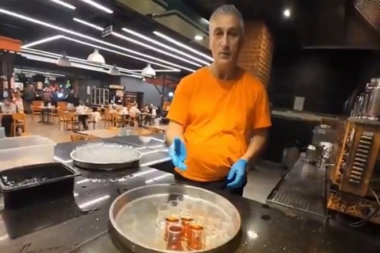 K&ouml;fteci Yusuf'un Bursa'daki şubesinde sıcak jest! &Uuml;cretsiz ikram etti...