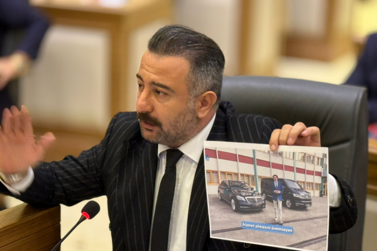 Bursa'da eski başkanlara makam aracı tartışması! "Kesinlikle b&ouml;yle bir talep yok"