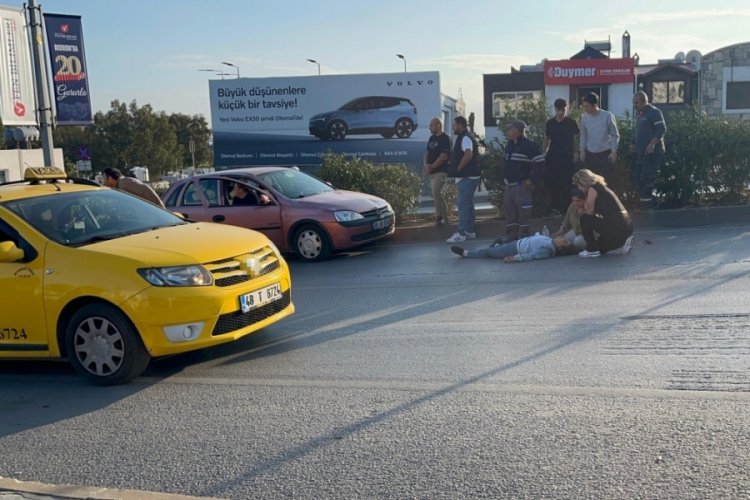 Otomobilin &ccedil;arptığı yaşlı kadın yaşam m&uuml;cadelesini kaybetti