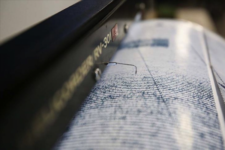 İzmir'de korkutan deprem!