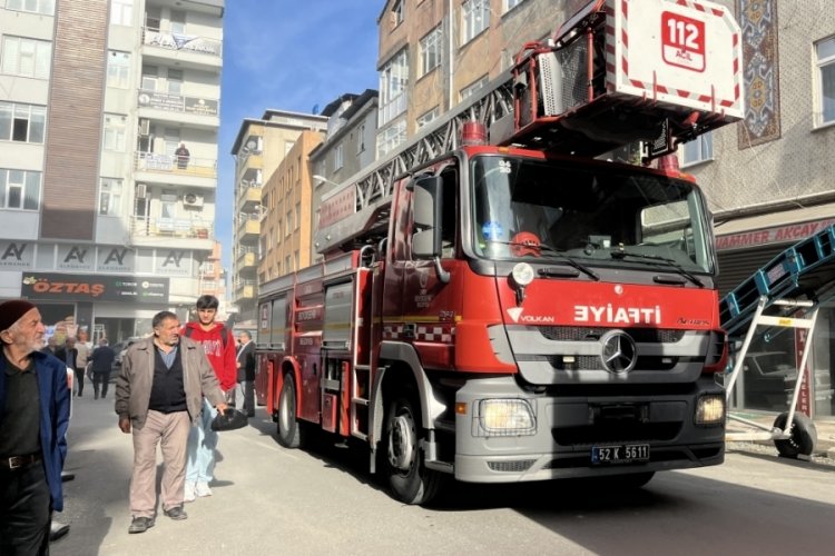 Yoğun duman, itfaiye ekiplerini harekete ge&ccedil;irdi