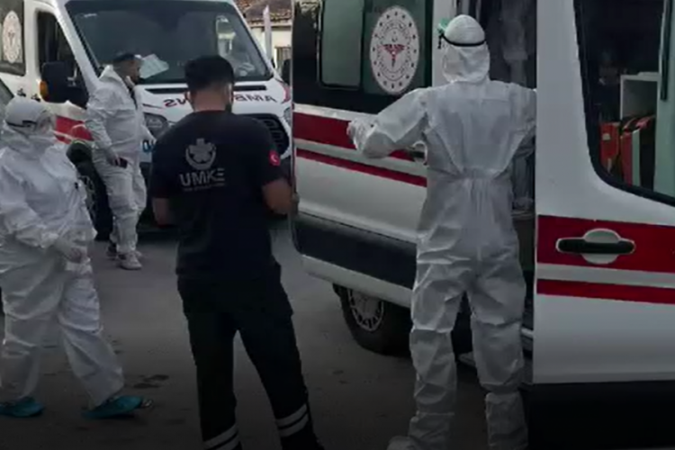 Yine zehirlenme vakası! Patates kızartması anne ve 3 &ccedil;ocuğunu hastanelik etti...