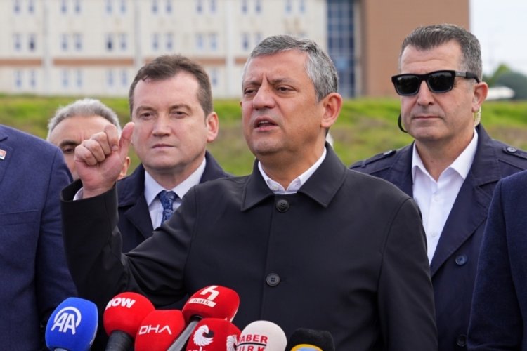 CHP Genel Başkanı &Ouml;zel, Marmara Kapalı Ceza İnfaz Kurumu &ouml;n&uuml;nde konuştu