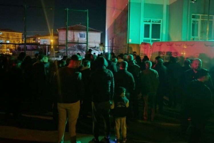 Okulda kahreden &ouml;l&uuml;m! Birden yere d&uuml;şt&uuml;...