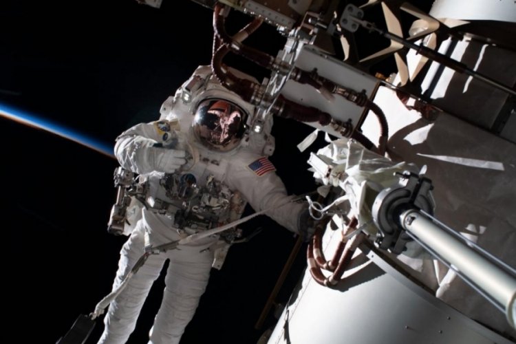 &Uuml;&ccedil; astronot uzayda mahsur kaldı: İşte bilinenler