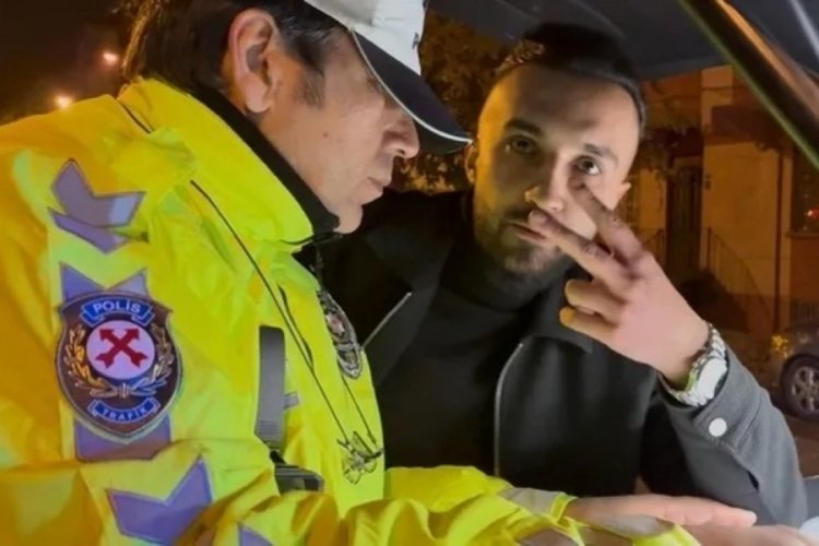 Trafik kurallarını hi&ccedil;e saydı! Rahatlığı 'pes' dedirtti...