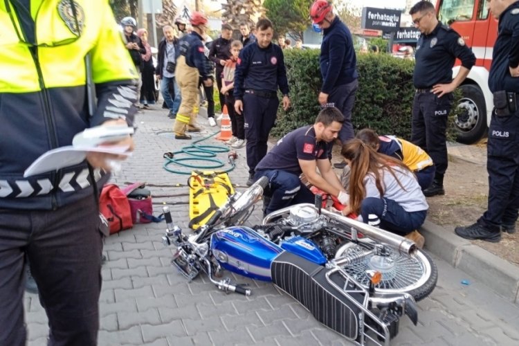 Motosiklet kazasında yaralının sıkışan ayağını itfaiye kurtardı