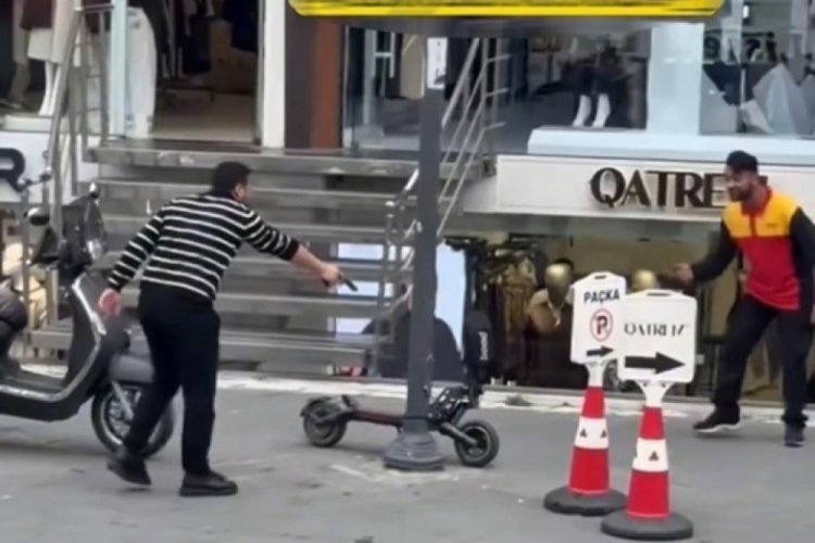 Kendini bı&ccedil;akla savunurken vuruldu! Silahlı saldırı anları...