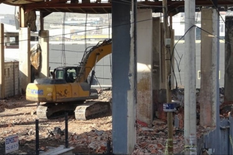 7 kişiye mezar olmuştu: O fabrika yıkılıyor