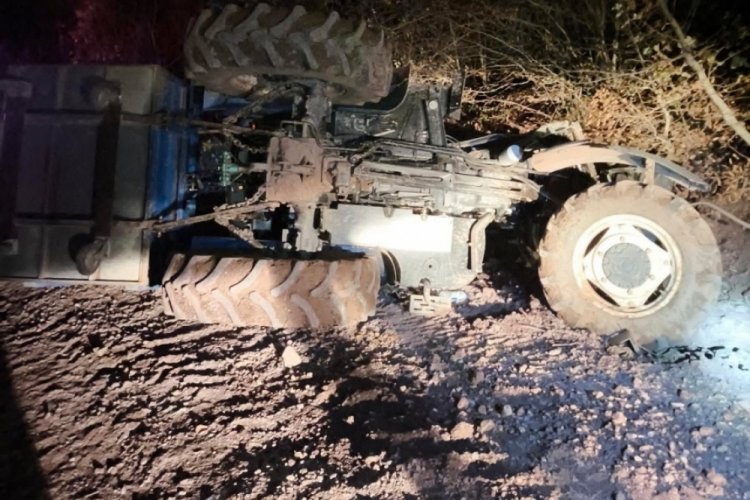 Bolu'da trakt&ouml;r devrildi: 2 yaralı