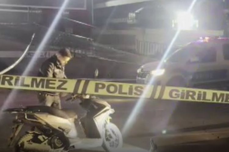 D&uuml;ğ&uuml;n salonunda &ccedil;ıkan kavgada silahlar konuştu! &Ouml;l&uuml; ve yaralılar var...