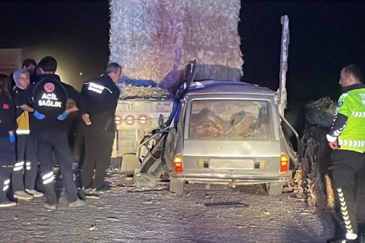 Otomobil tıra ok gibi saplandı! Karı-kocanın feci sonu...