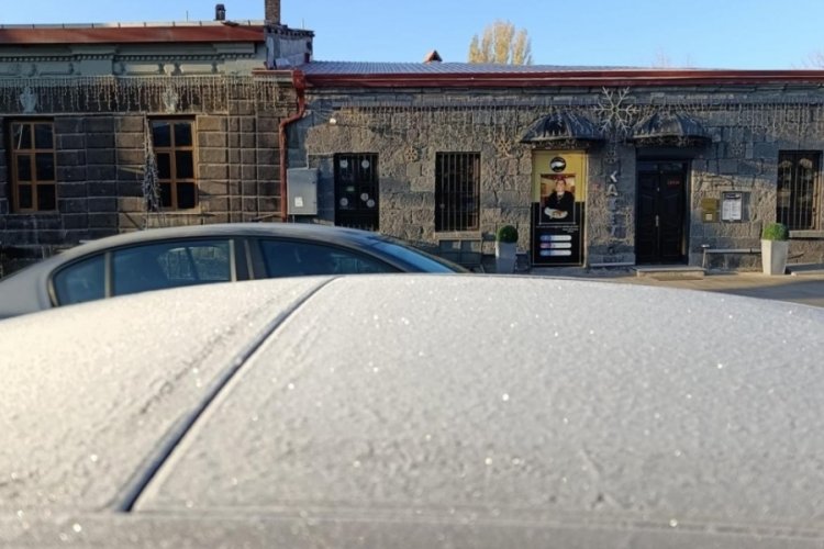 Kars'ta termometreler eksi 13'&uuml; g&ouml;rd&uuml;