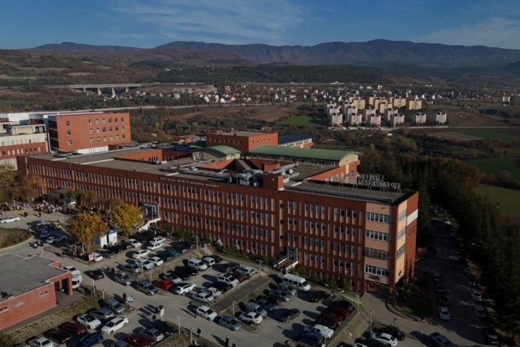Bolu'da 14 &ouml;ğrenci yemekten zehirlenme ş&uuml;phesiyle hastaneye başvurdu
