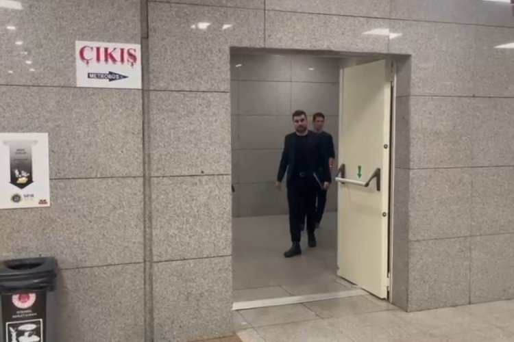 Oyuncu Kaan Yıldırım ifade vermek &uuml;zere adliyeye geldi