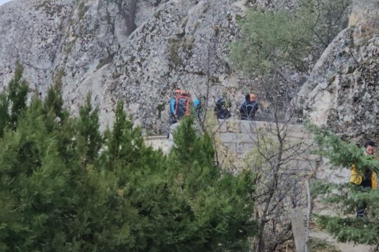 Tarihi b&ouml;lgede korkun&ccedil; anlar: Kendini boşluğa bıraktı...