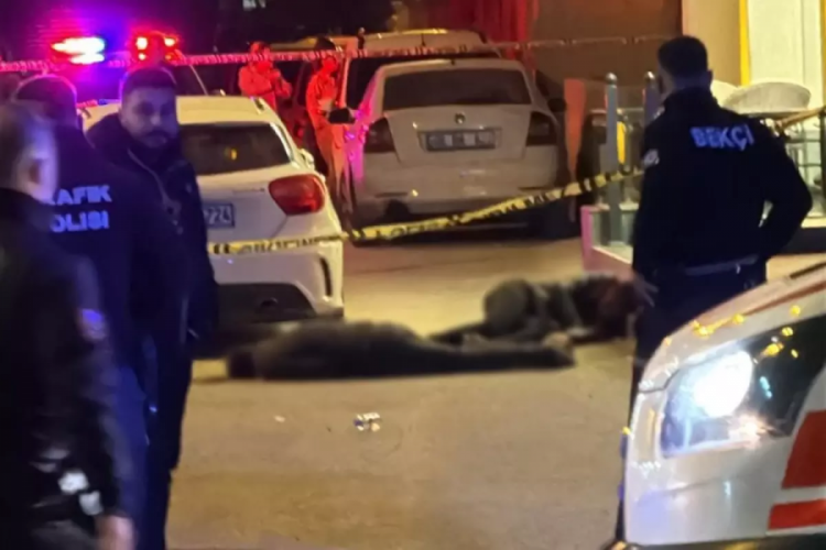 Otel kana bulandı! Avukat g&ouml;z&uuml;n&uuml; kırpmadan canlarına kıydı