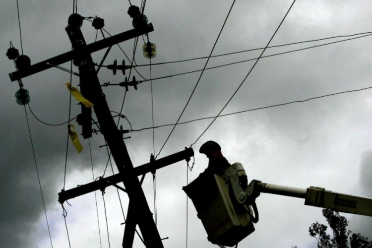 Avustralya'da binlerce ev ve iş yeri elektriksiz kaldı
