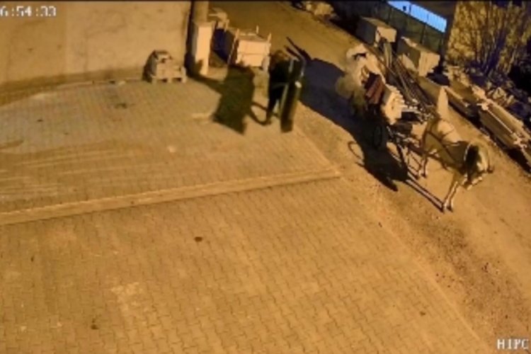 35 bin TL değerindeki eşyaları &ccedil;alan ş&uuml;pheliler aynı g&uuml;n i&ccedil;inde yakaldı