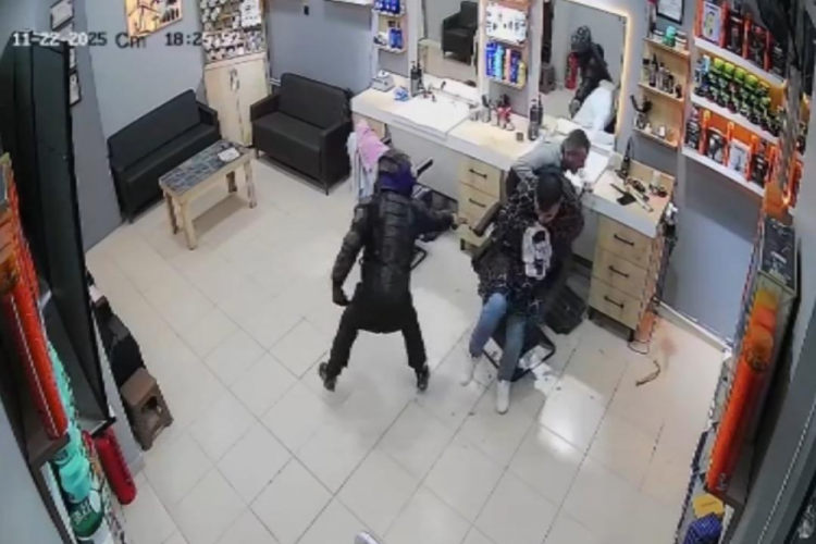 Berber dükkanında dehşet veren anlar! Kurşun yağdırdı...