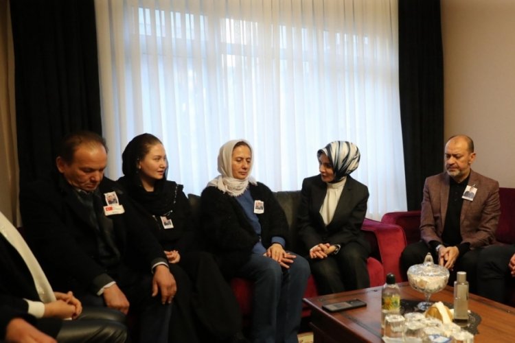Bakan G&ouml;ktaş, şehit Pilot Caner Kandemir'in ailesini ziyaret etti