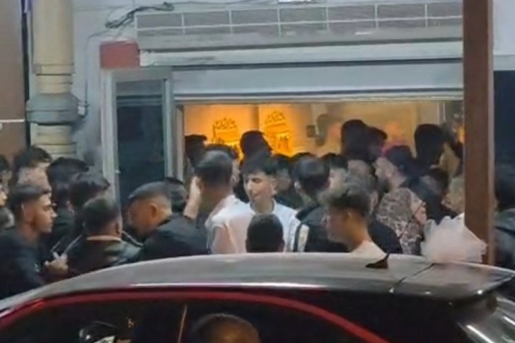 D&uuml;ğ&uuml;n sırasında tekme tokat kavga! O anlar kameralara yansıdı...