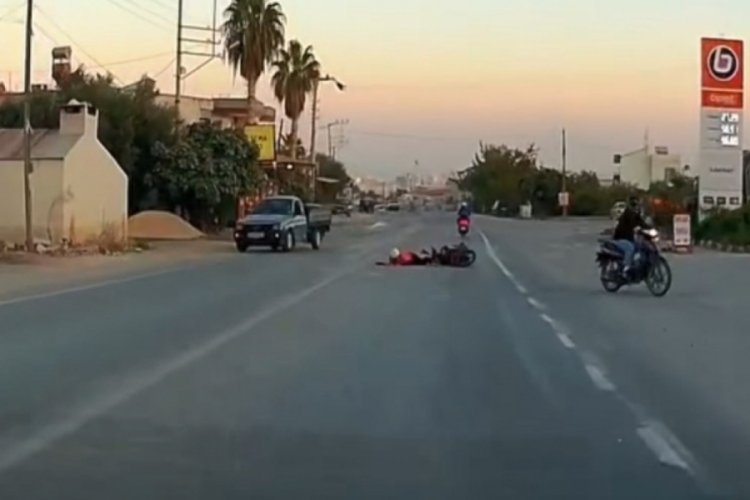 Motosikletlerin karıştığı kaza ara&ccedil; kamerasına yansıdı
