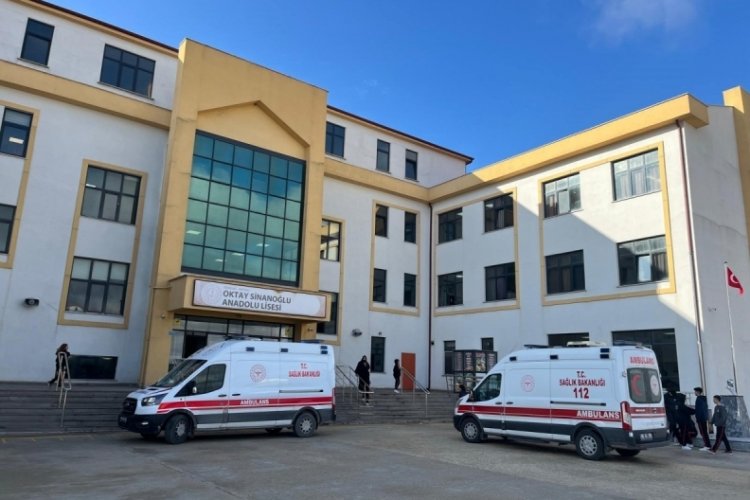 Okula getirilen yemekten 5 &ouml;ğrenci zehirlendi