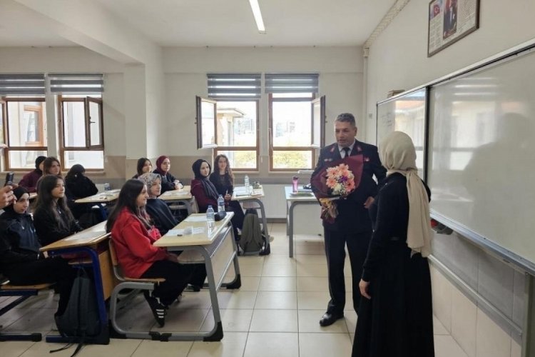 Bursa'da şehit kızı &ouml;ğretmen unutulmadı
