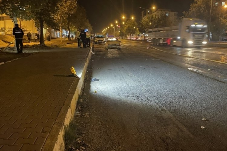 Otomobilin &ccedil;arptığı yaya hayatını kaybetti...