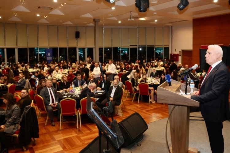 B&uuml;y&uuml;kşehirli &ouml;ğretmenler &ouml;zel gecede buluştu